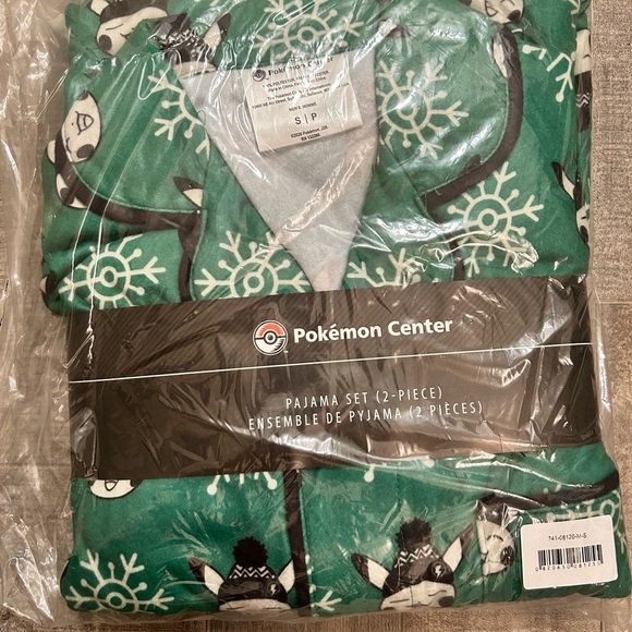 NWT Women’s Pikachu Flannel Pajama Set | sizes XS & S - Picture 8 of 9